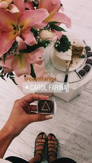 Manu Gavassi feet photo thumbnail