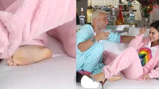 Manu Gavassi feet photo thumbnail