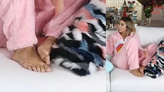 Manu Gavassi feet photo thumbnail