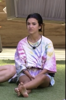 Manu Gavassi feet photo thumbnail