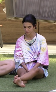 Manu Gavassi feet photo thumbnail