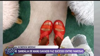Manu Gavassi feet photo thumbnail