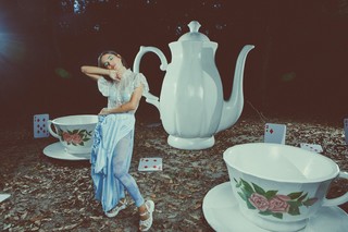 Manu Gavassi feet photo thumbnail