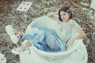 Manu Gavassi feet photo thumbnail