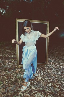 Manu Gavassi feet photo thumbnail