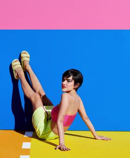 Manu Gavassi feet photo thumbnail