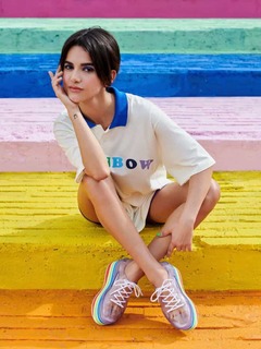 Manu Gavassi feet photo thumbnail