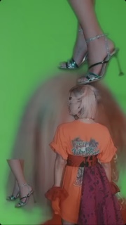 Manu Gavassi feet photo thumbnail