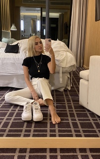 Manu Gavassi feet photo thumbnail