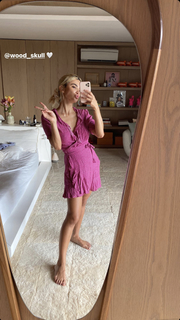 Manu Gavassi feet photo thumbnail