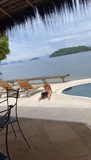 Manu Gavassi feet photo thumbnail