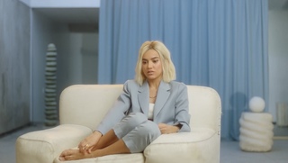 Manu Gavassi feet photo thumbnail