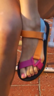 Manu Gavassi feet photo thumbnail