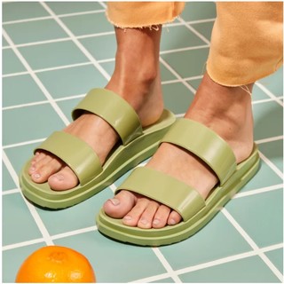 Manu Gavassi feet photo thumbnail