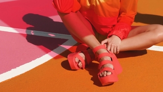 Manu Gavassi feet photo thumbnail