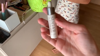 Manu Gavassi feet photo thumbnail