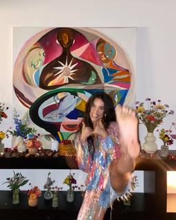 Manu Gavassi feet photo thumbnail