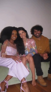 Manu Gavassi feet photo thumbnail