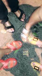 Manu Gavassi feet photo thumbnail