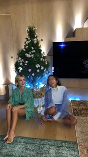 Manu Gavassi feet photo thumbnail