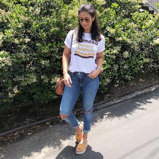 Manuela Arbeláez feet photo thumbnail