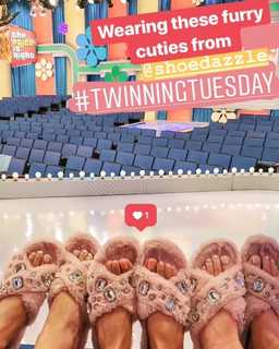 Manuela Arbeláez feet photo thumbnail