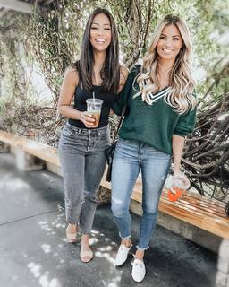 Manuela Arbeláez feet photo thumbnail