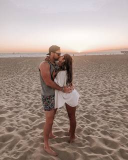 Manuela Arbeláez feet photo thumbnail