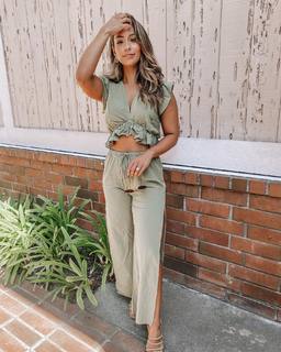 Manuela Arbeláez feet photo thumbnail