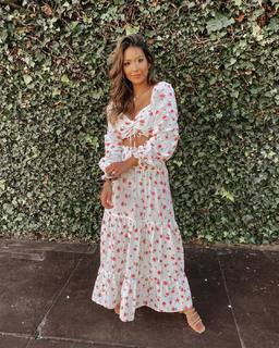 Manuela Arbeláez feet photo thumbnail