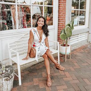 Manuela Arbeláez feet photo thumbnail