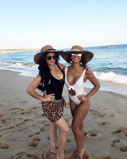 Manuela Arbeláez feet photo thumbnail