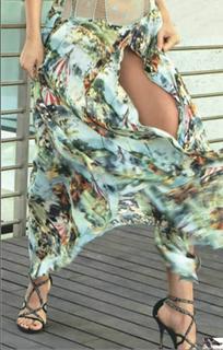 Manuela Arcuri feet photo thumbnail