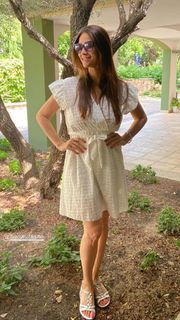 Manuela Arcuri feet photo thumbnail