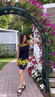 Manuela Arcuri feet photo thumbnail