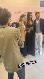 Manuela Arcuri feet photo thumbnail
