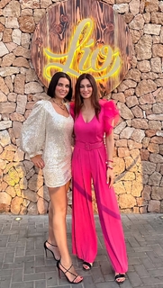 Manuela Arcuri feet photo thumbnail