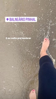 Manuela D'Ávila feet photo 1