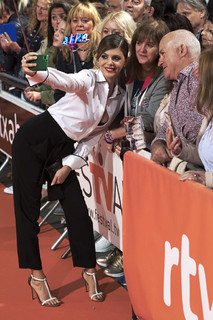 Manuela Velasco feet photo thumbnail