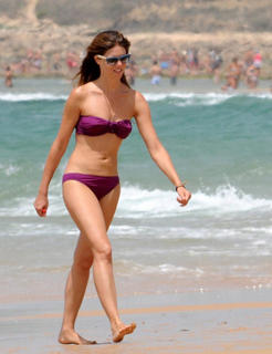 Manuela Velasco feet photo thumbnail