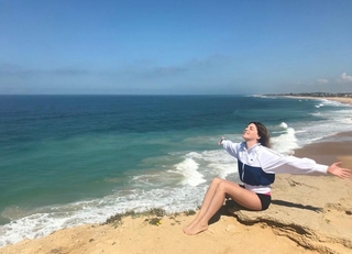 Manuela Velasco feet photo thumbnail