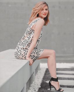 Manuela Velasco feet photo thumbnail