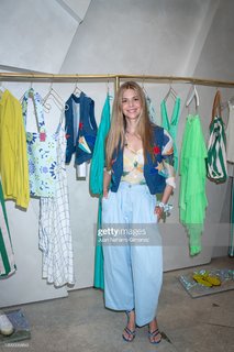 Manuela Velasco feet photo thumbnail