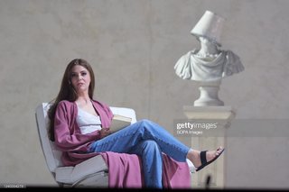 Manuela Velasco feet photo thumbnail