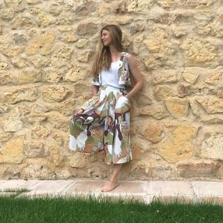Manuela Velasco feet photo thumbnail