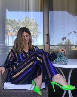 Manuela Velasco feet photo thumbnail