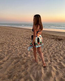 Manuela Velasco feet photo thumbnail