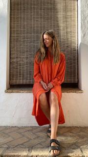 Manuela Velasco feet photo thumbnail