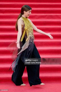 Manuela Velasco feet photo thumbnail
