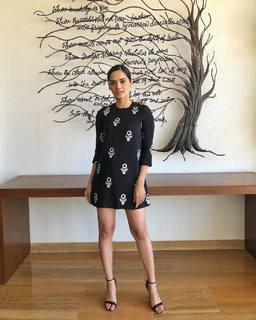 Manushi Chhillar feet photo thumbnail